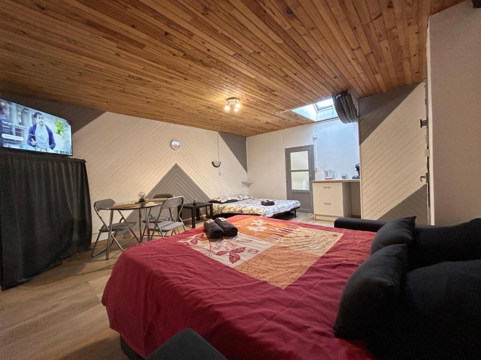 Ferienwohnung Au Bouquet Troyen - Wifi - Calme Et Tranquillite Troyes Exterior foto
